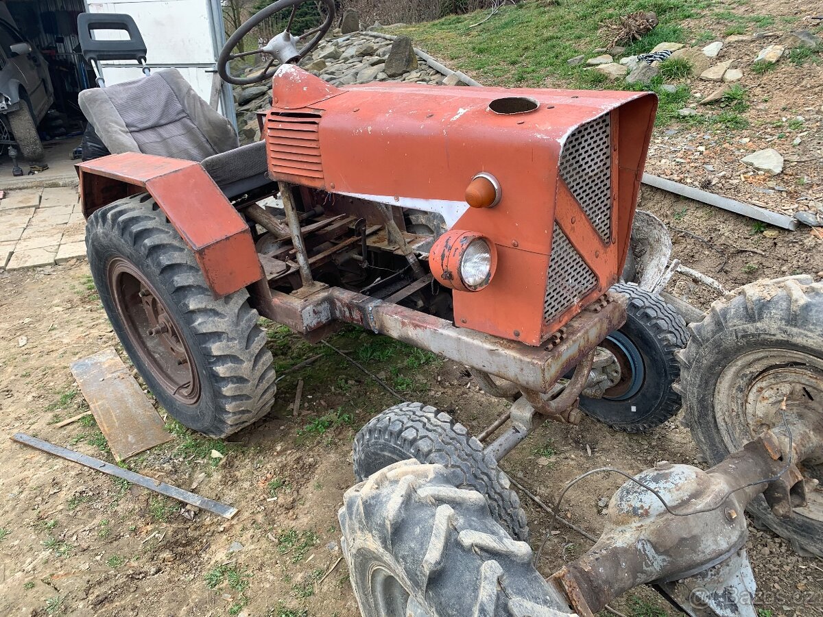 Malotraktor domaci výroby torzo a dily