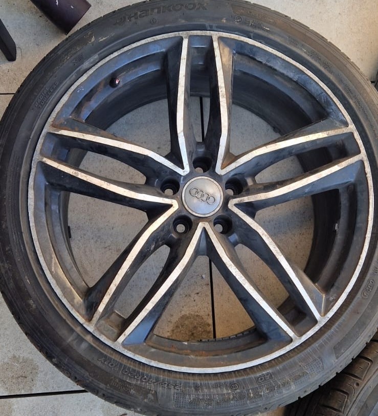 kola audi r20 9J ET35 5x112