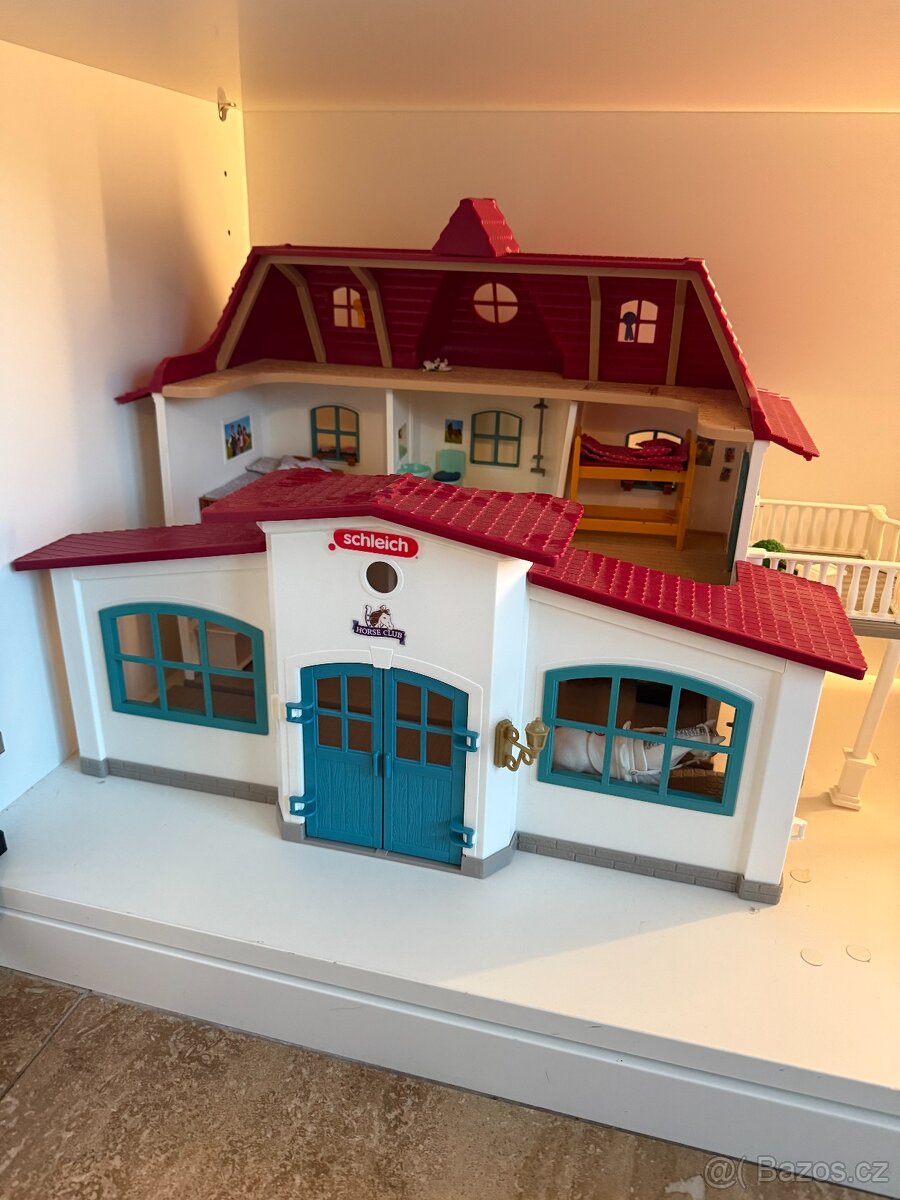 stáje, koníčci Schleich