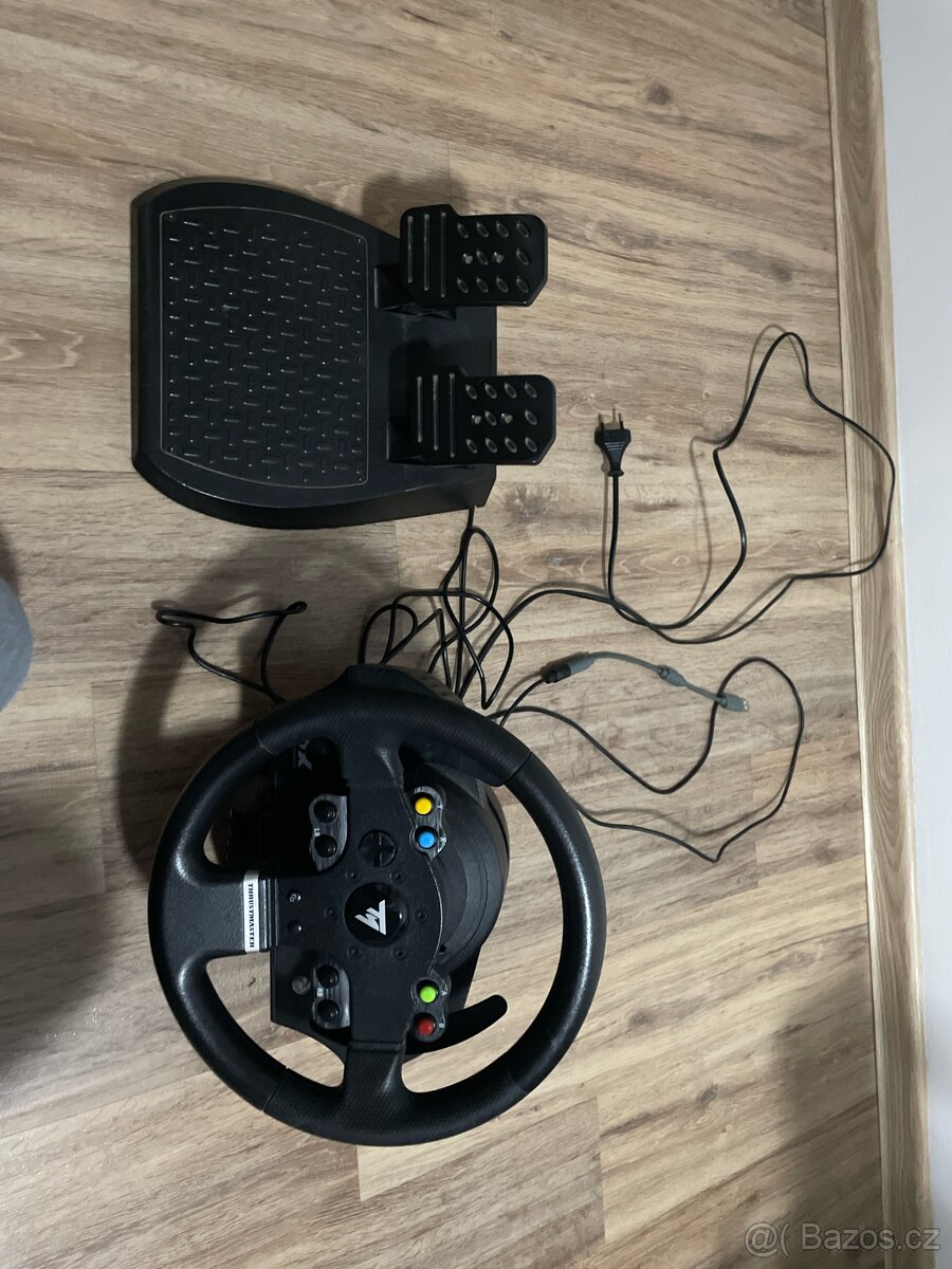 Volant Thrustmaster TMX Force