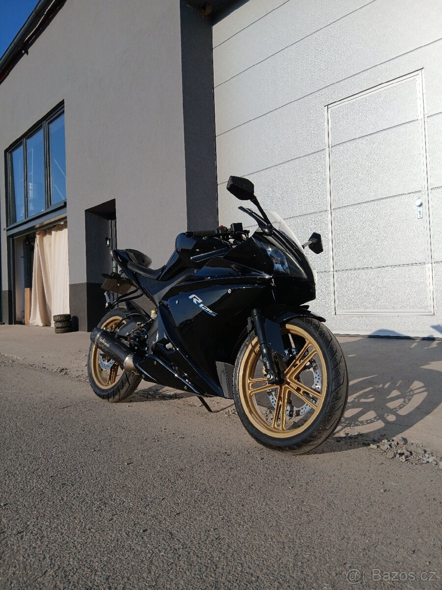 Yamaha yzf 125r 2011