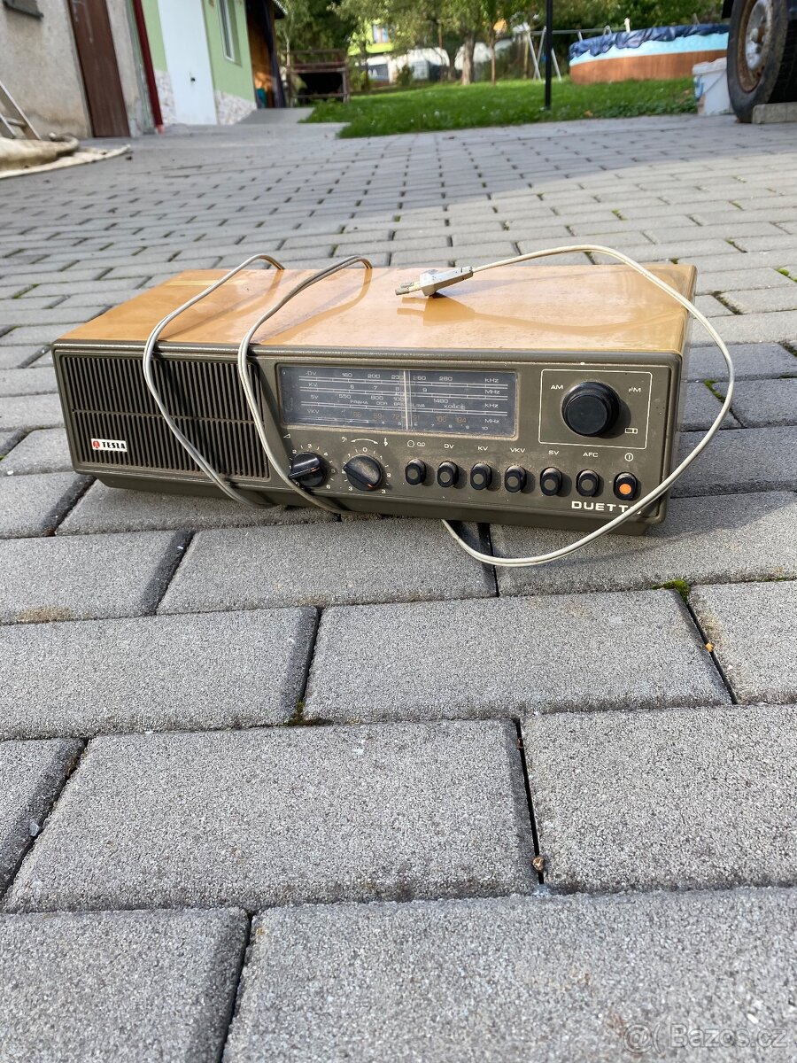 Retro rádio Tesla
