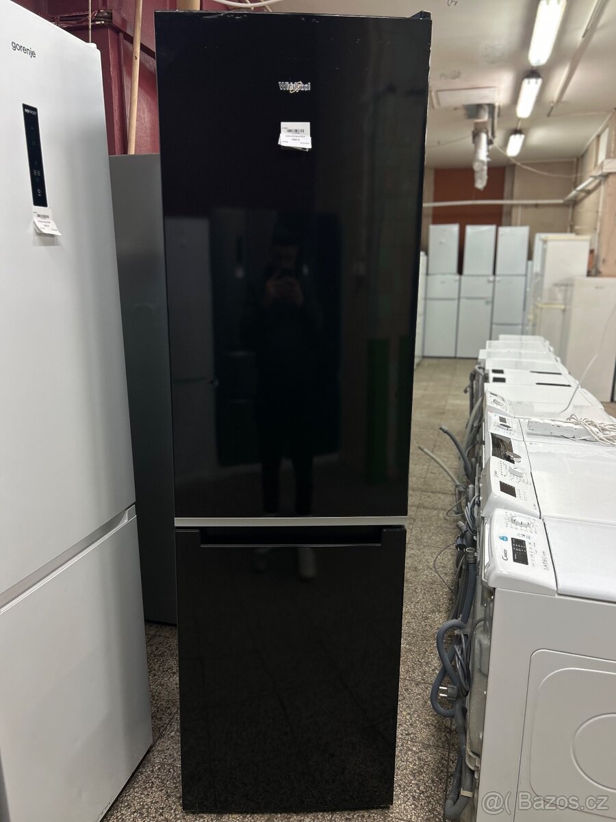 Lednice Whirlpool 200 cm