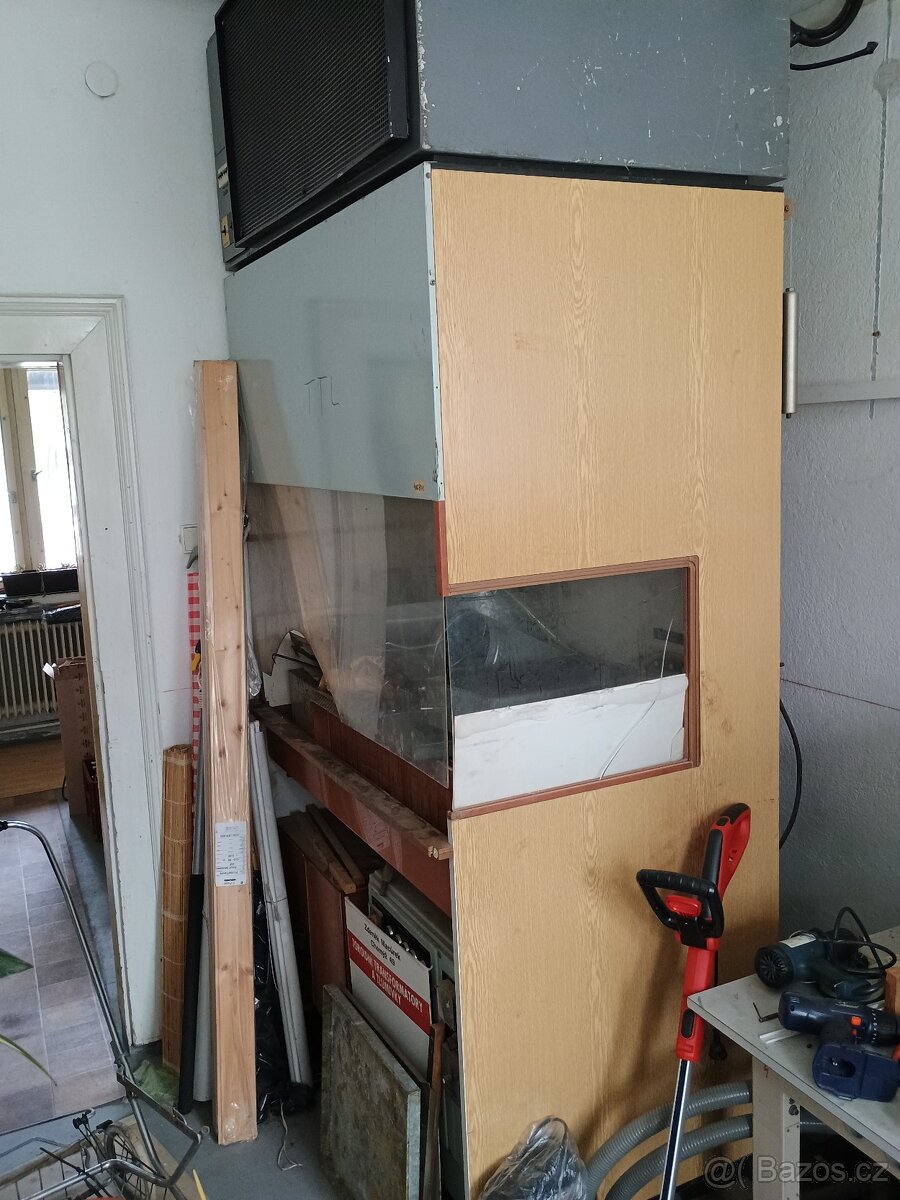 chemický pracovní box, mycí stůl