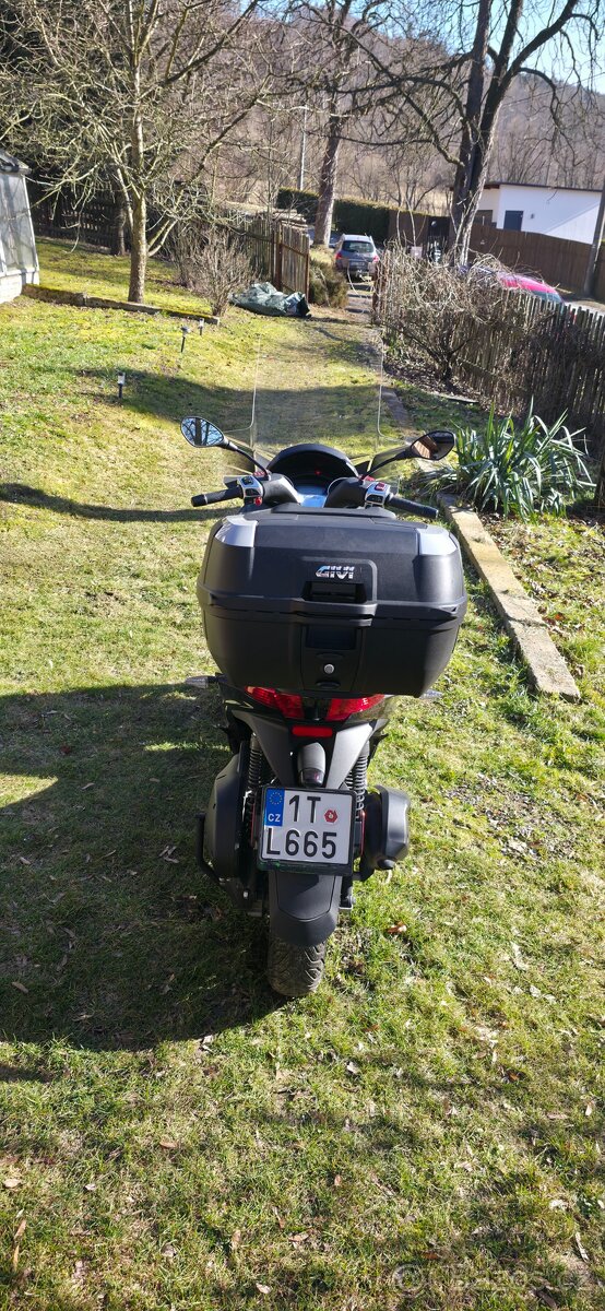 Piaggio mp3 300, záruka, stačí ř.p. B
