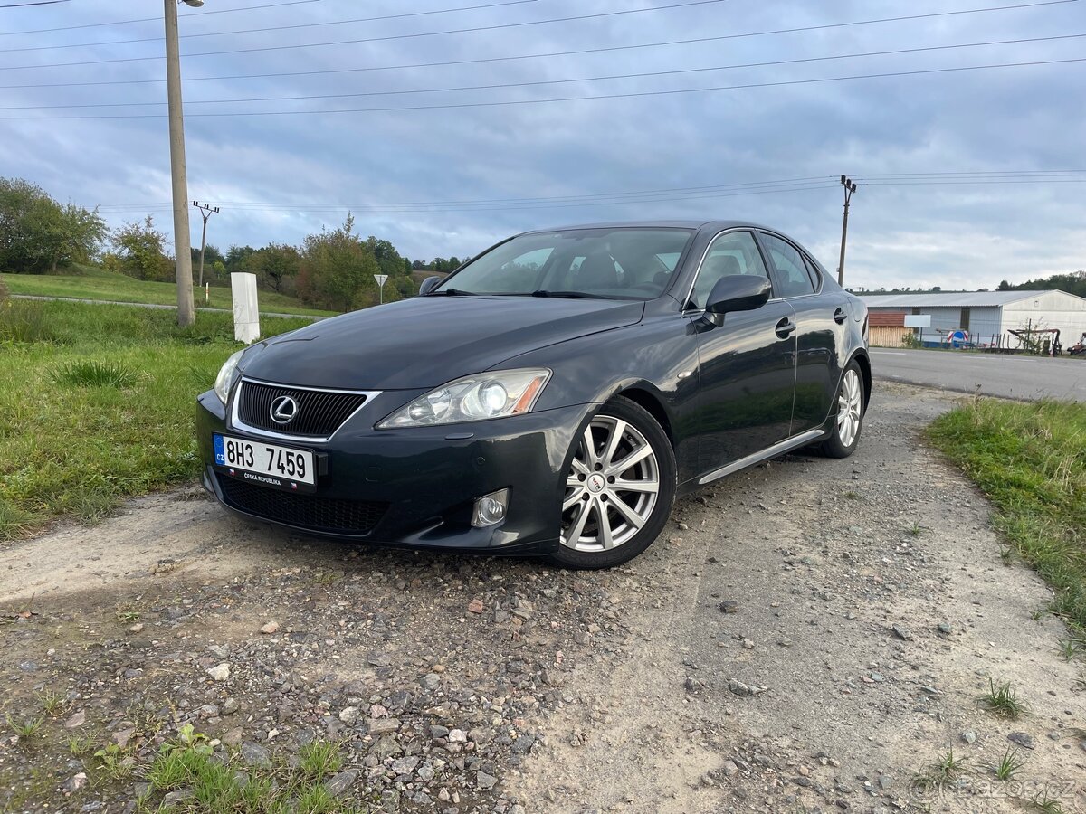 Lexus IS220D