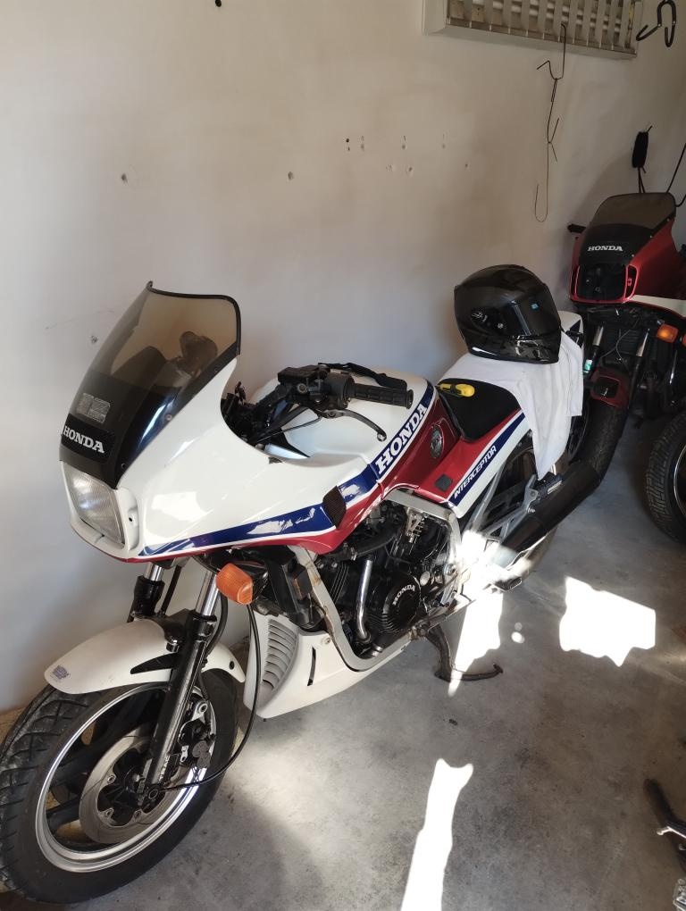 Honda VF 1000 a XJ650