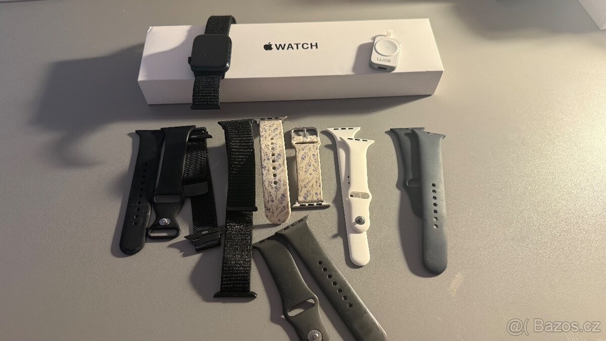 Apple Watch SE + příslušenství