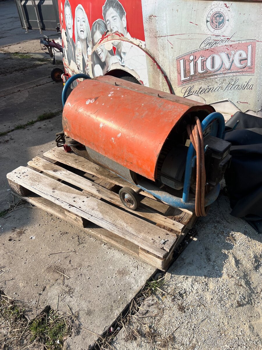 Kompresor Kovopodnik Nymburk 412 - 6bar