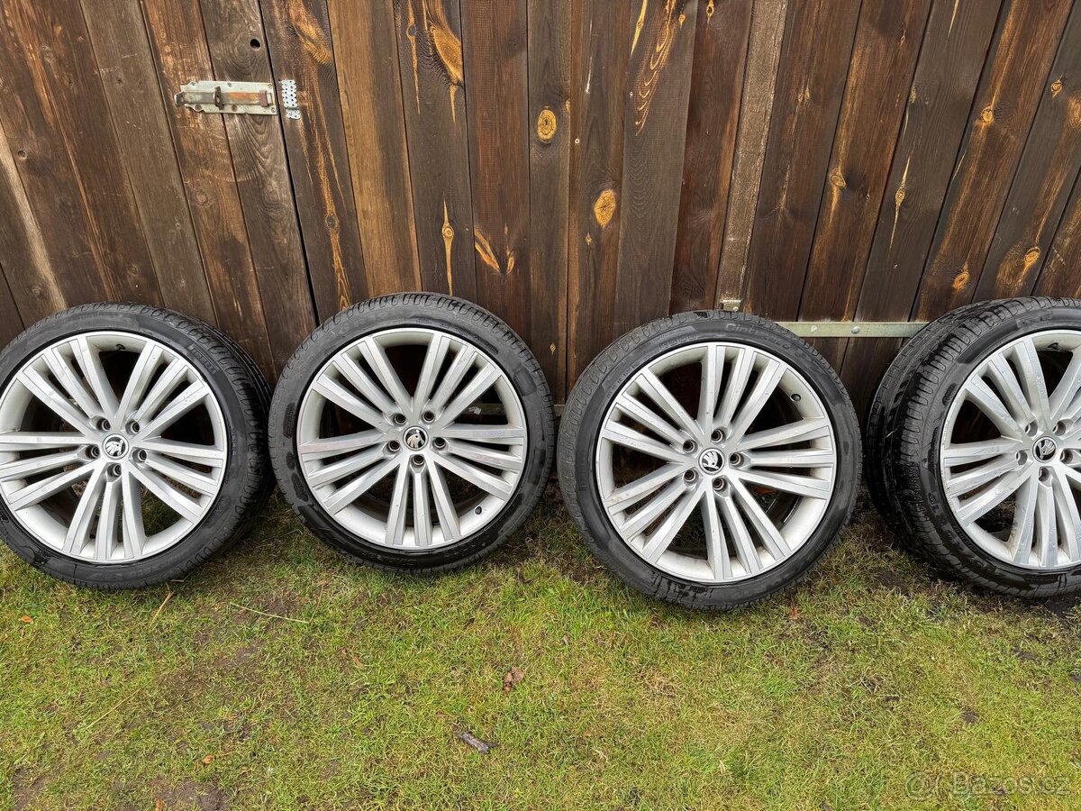 Alu kola Trinity 19”