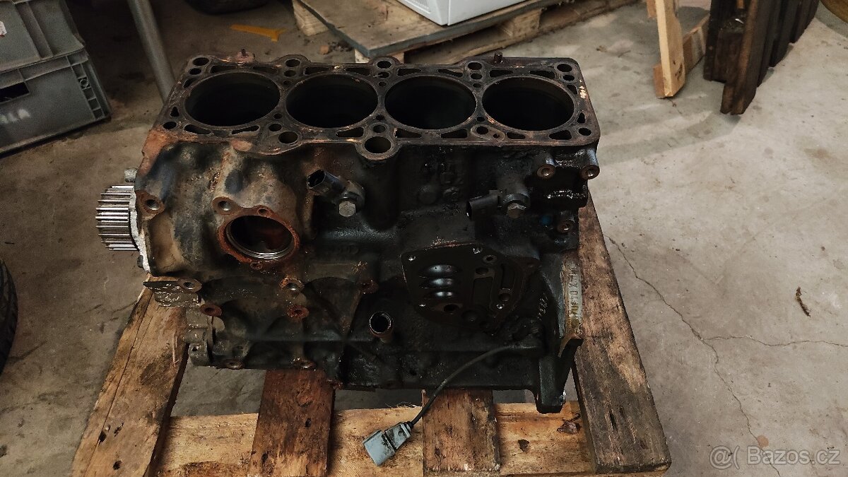 Prodám blok motoru VW 2.0 BSX