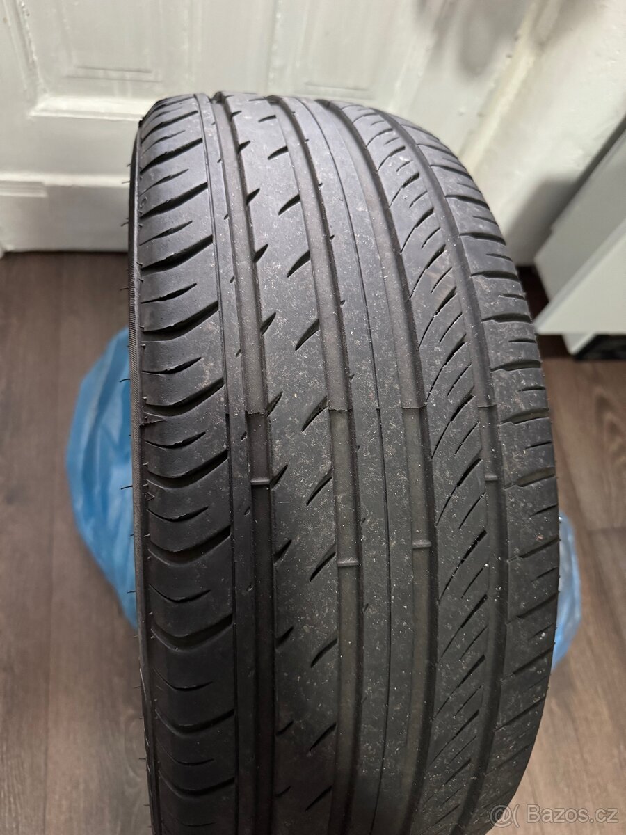 Pneu 205/50 r17