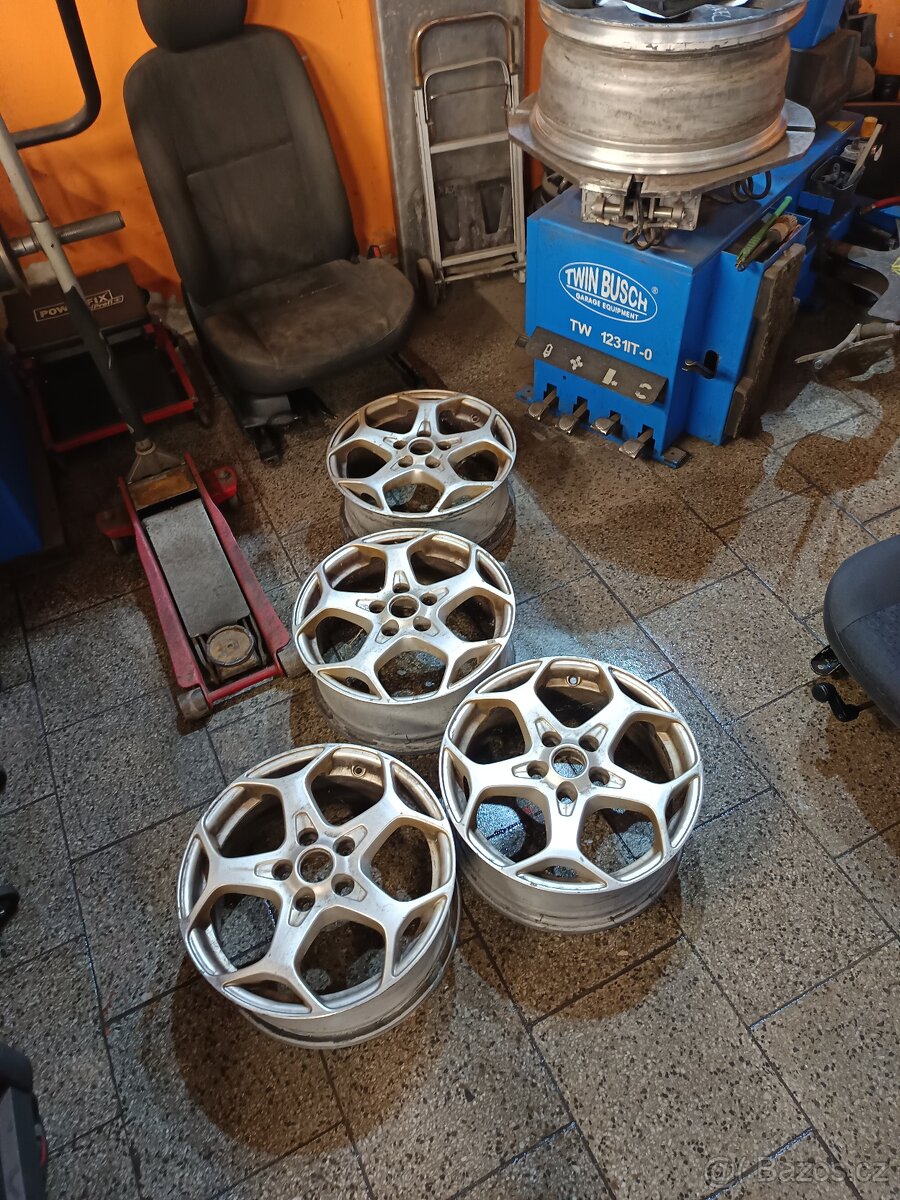ALU Ford r16