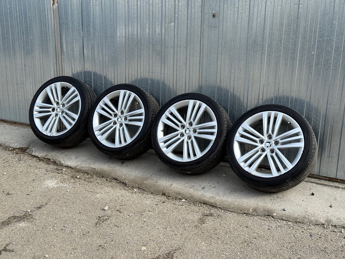 ALU Trinity R18 Superb 2 s letnim pneu