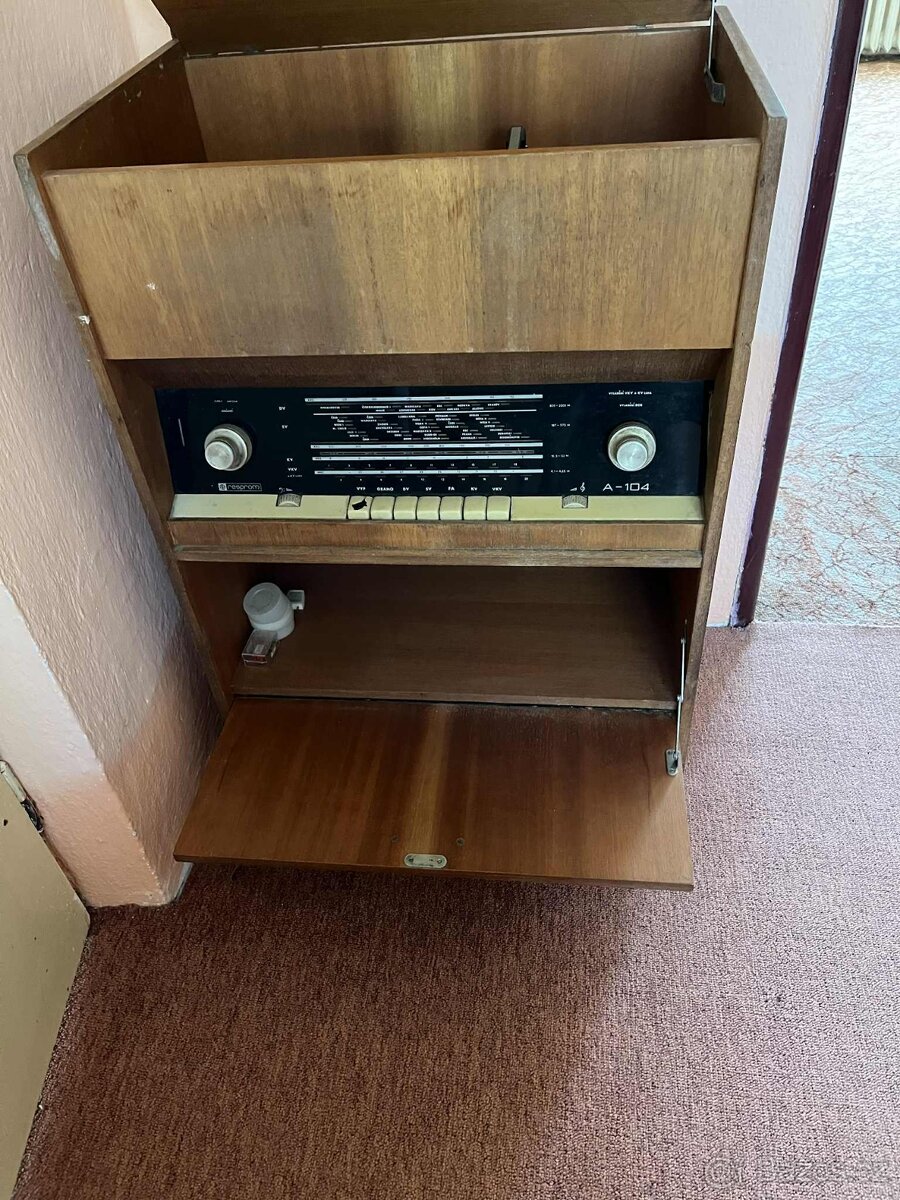 Rádio Resprom A-104