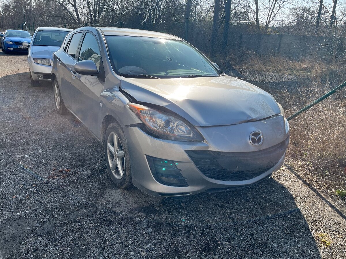 Mazda 3 na díly