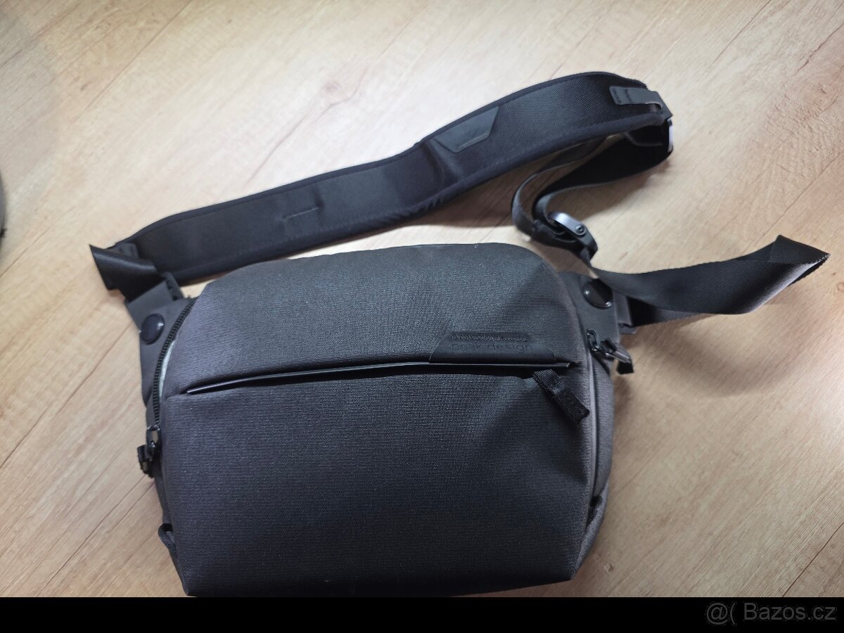 Peak Design Everyday Sling 3L – černá