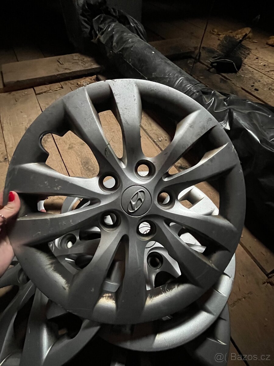 Poklice na kola hyundai