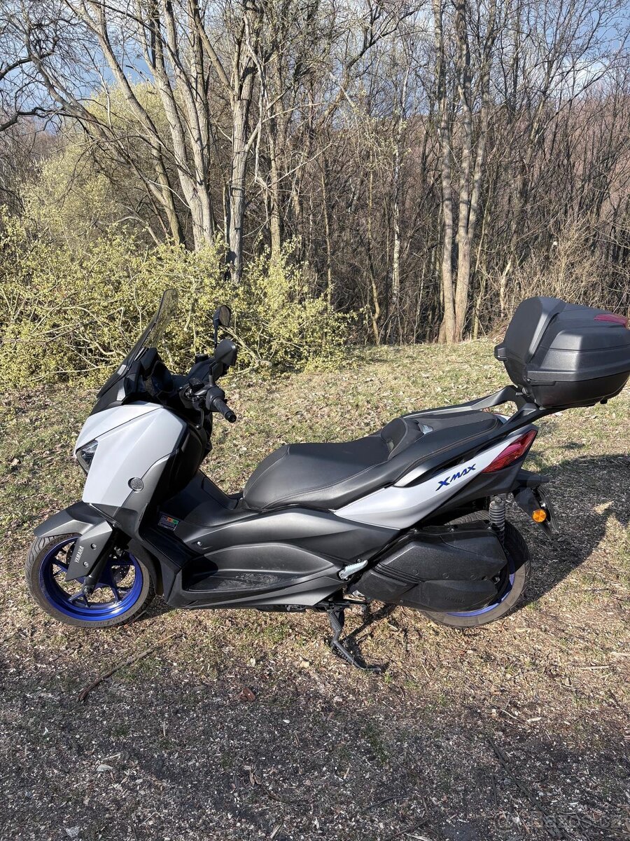 Prodám skútr Yamaha X -MAX 300 (2021)
