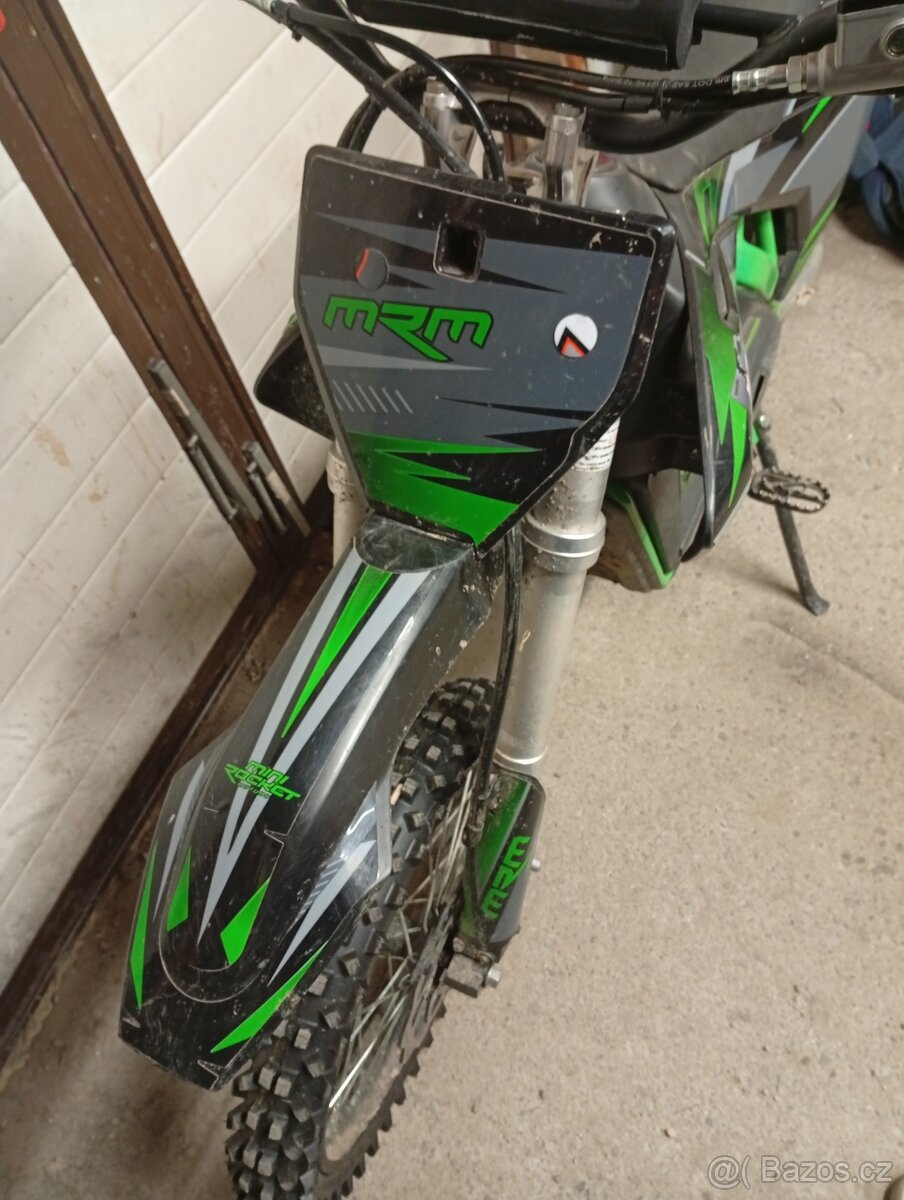 Prodám dětskou elektrickou motorku