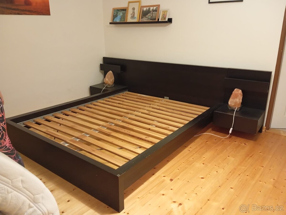 Manželská postel 160 s nočními stolky