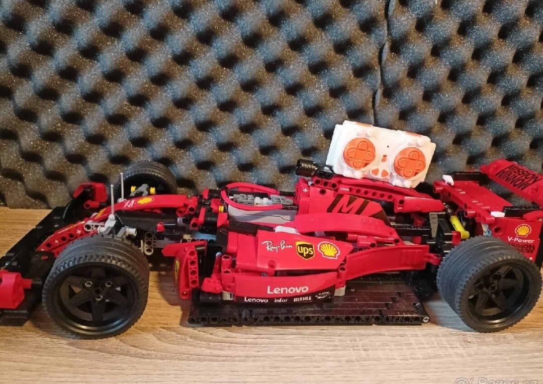 Lego červená formule