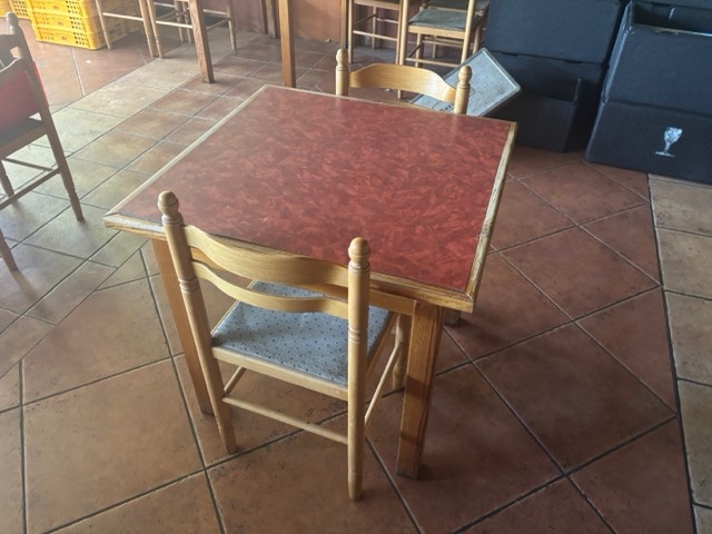 VÝPRODEJ VYBAVENÍ RESTAURACE - AKCE