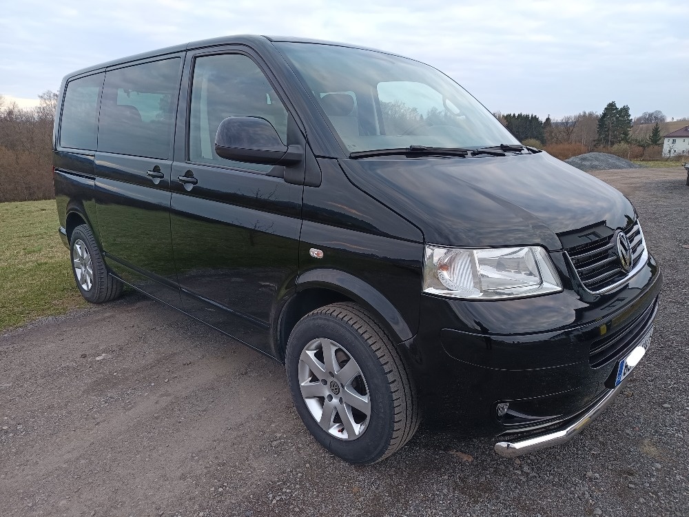 VW Multivan T5 2.5TDI 96 KW r.v.2009 7míst