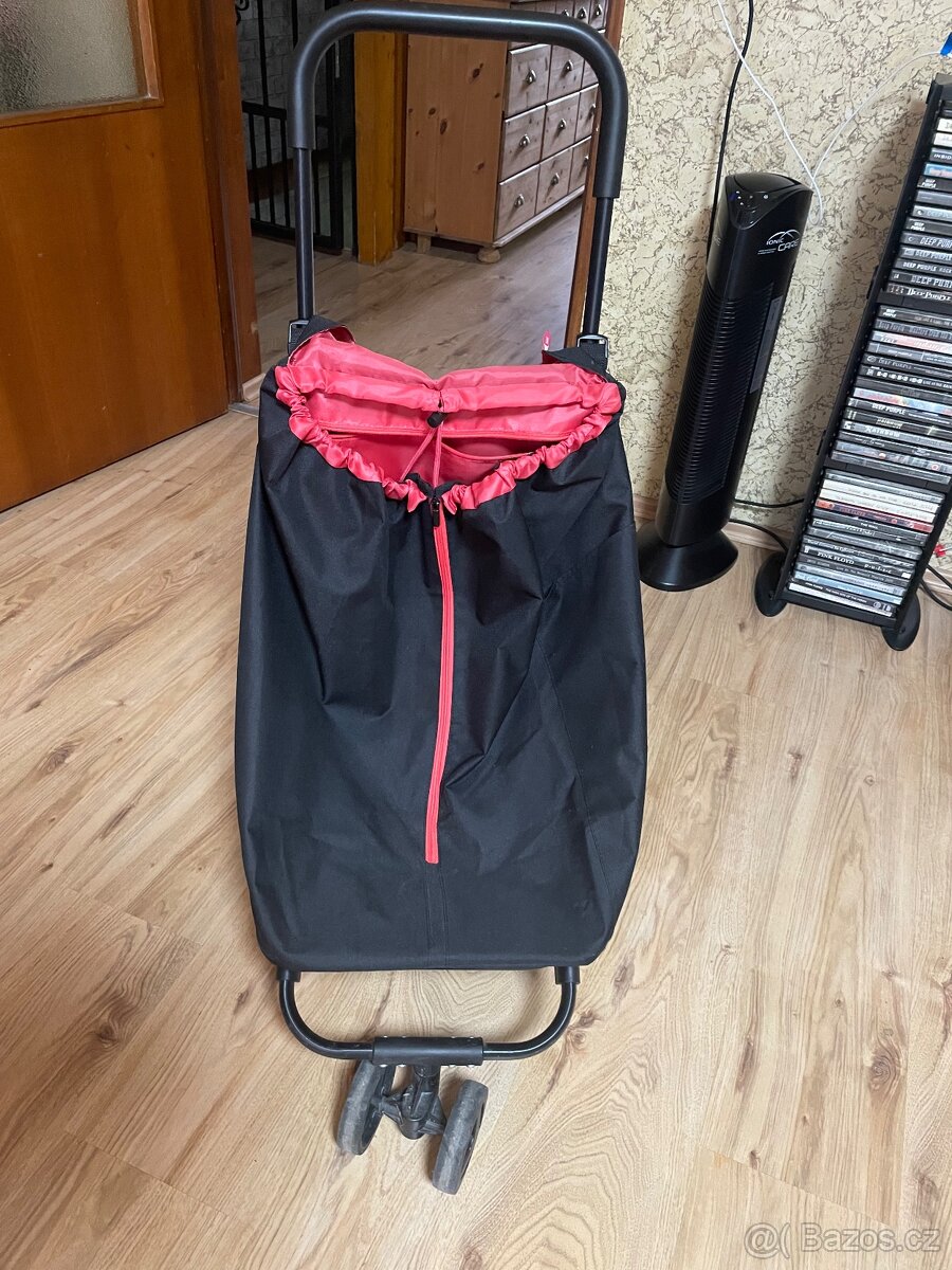 Nákupní taška na kolečkách