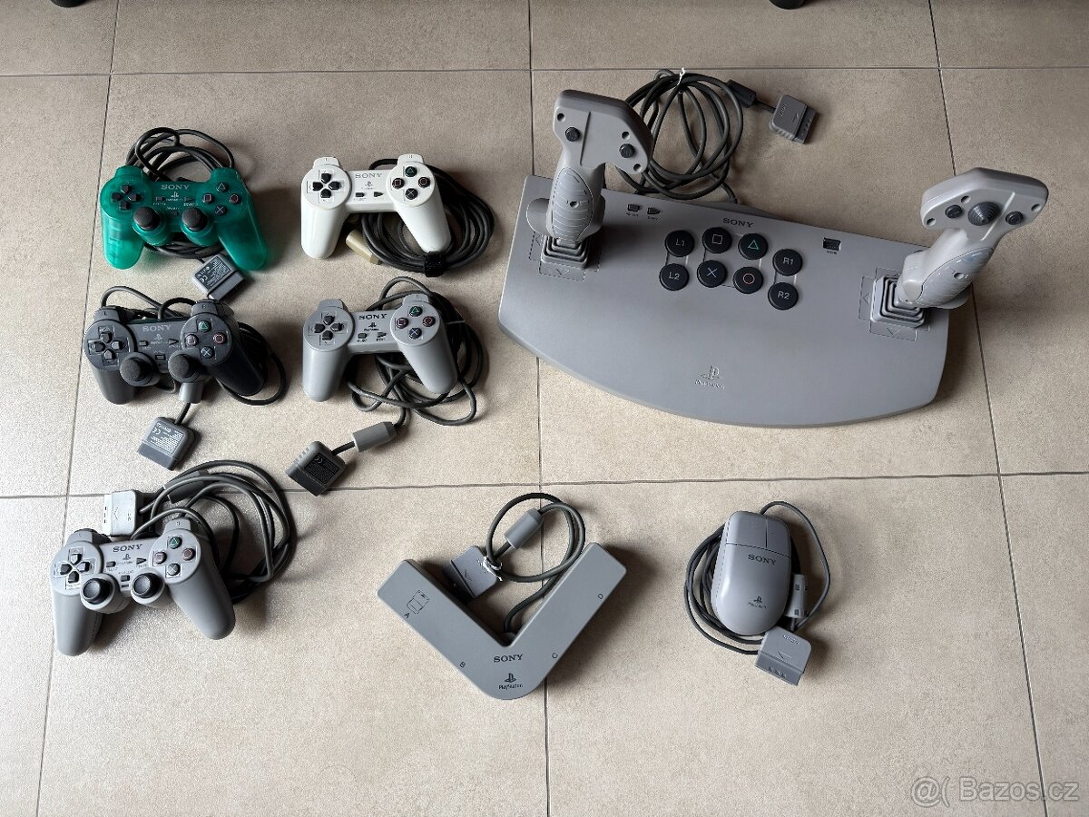 Sony dual-joystick,myš,multitap,ovladače