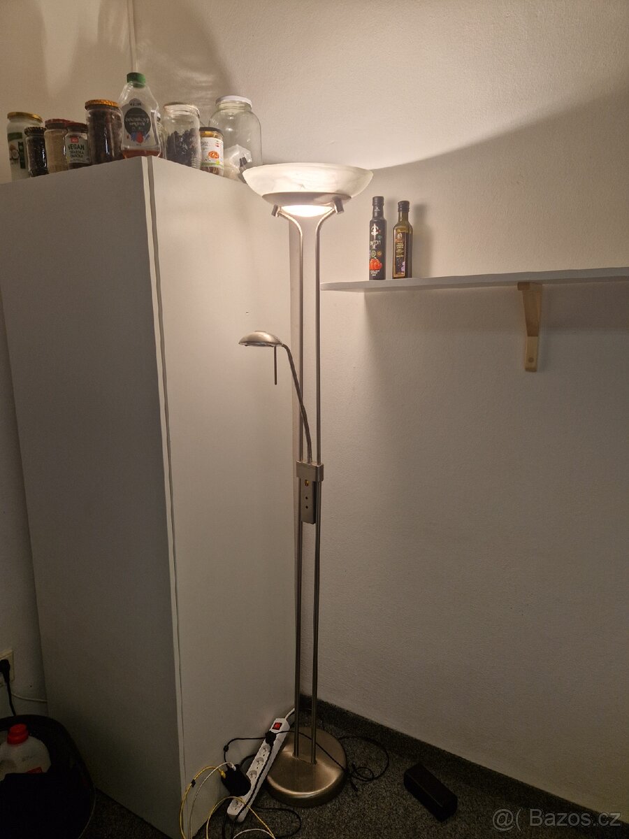 Stojaci lampa