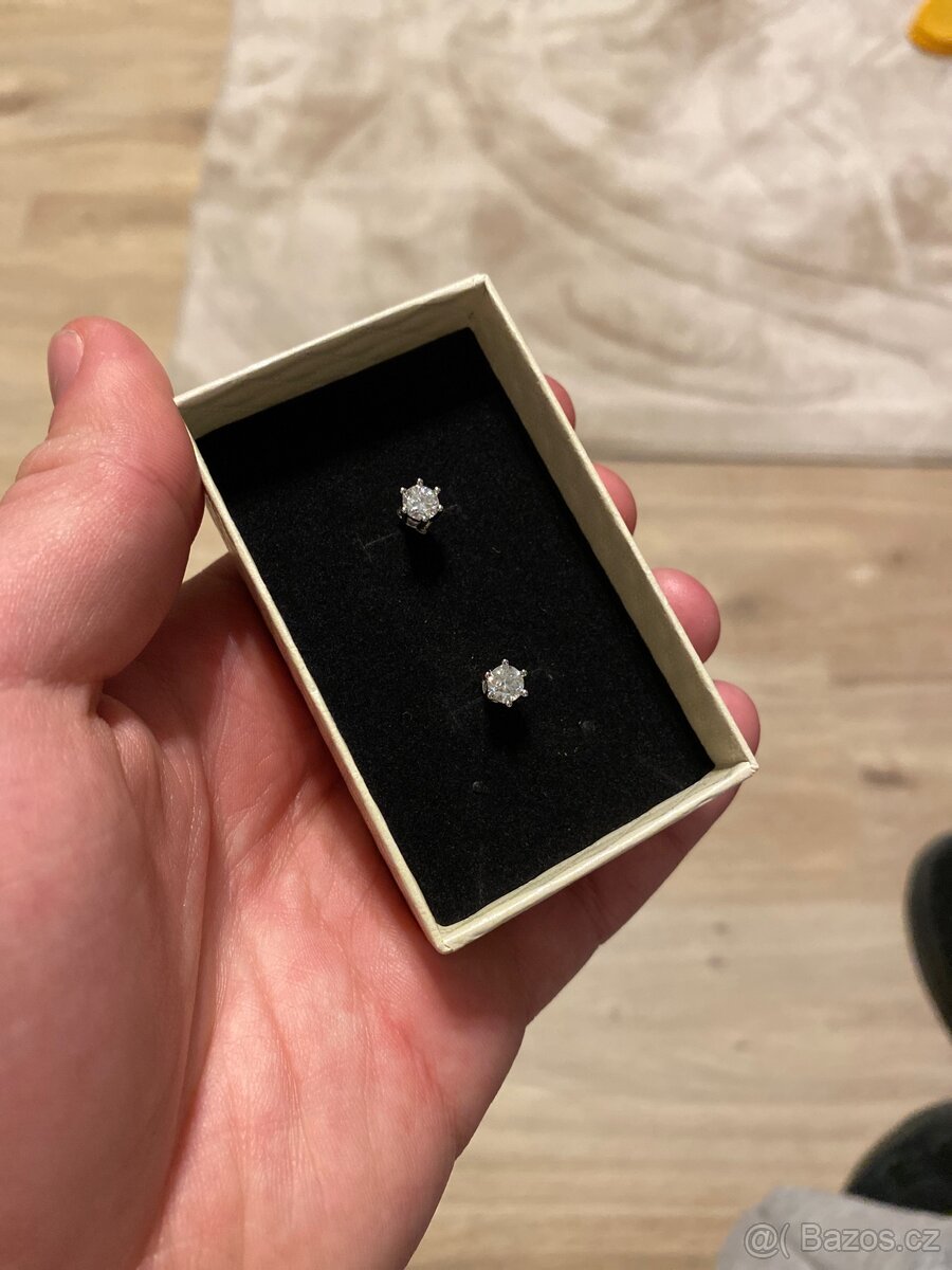 Náušnice Moissanite s certifikátem GRA