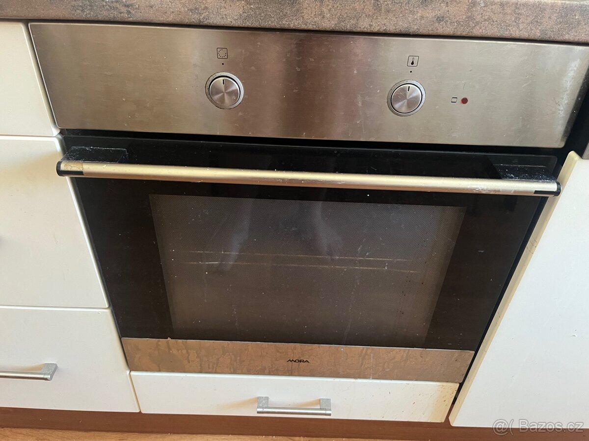 Mora elektricka trouba vestavna