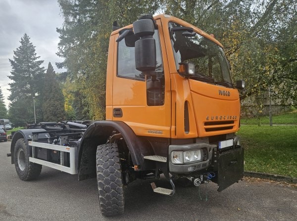 4x4 nosič kontejnerů IVECO 13.5t komunál