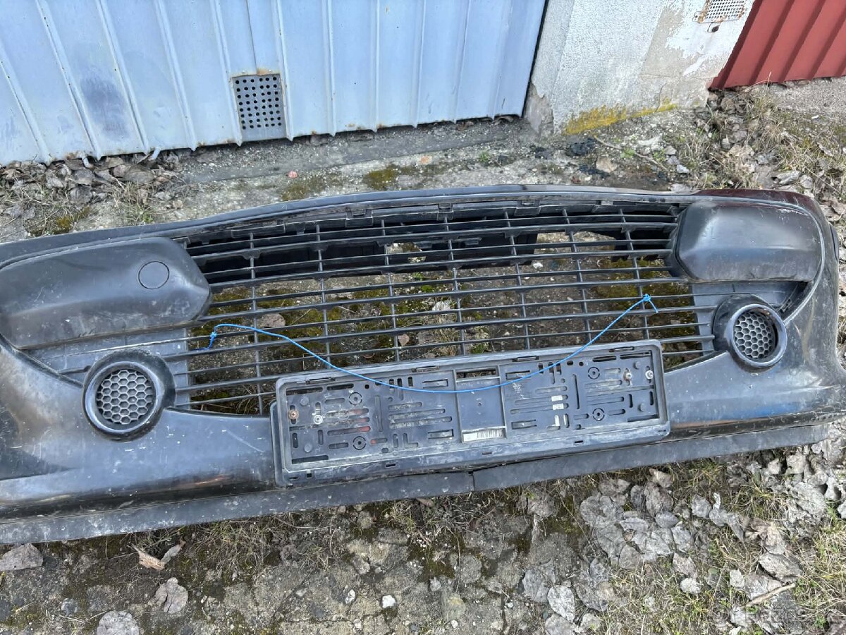 Prodám přední nárazník Peugeot 307