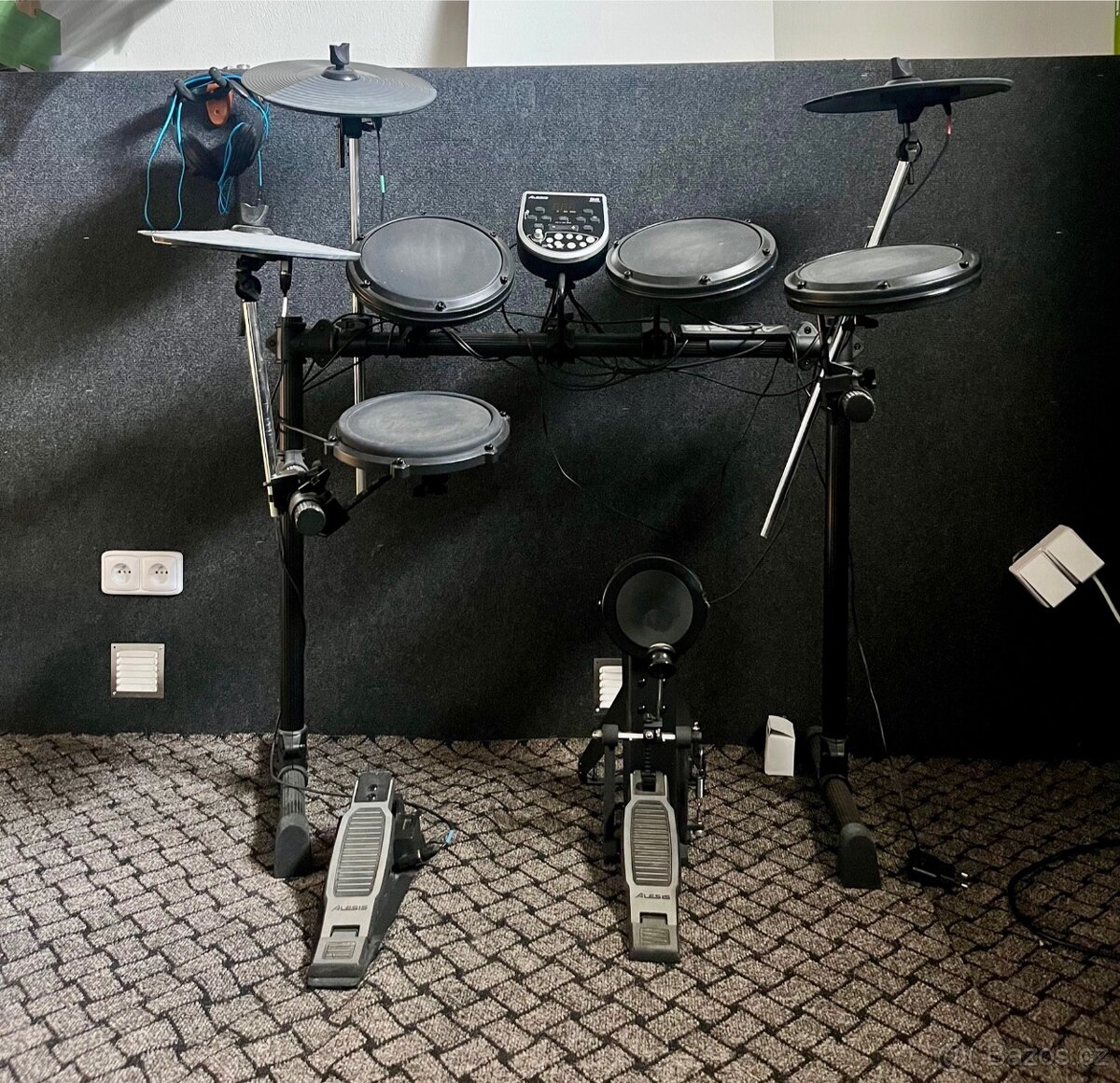 Elektronické bicí Alesis DM6 USB Kit