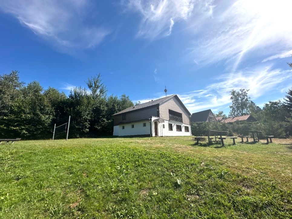 PRODEJ CHATY LOPENÍK