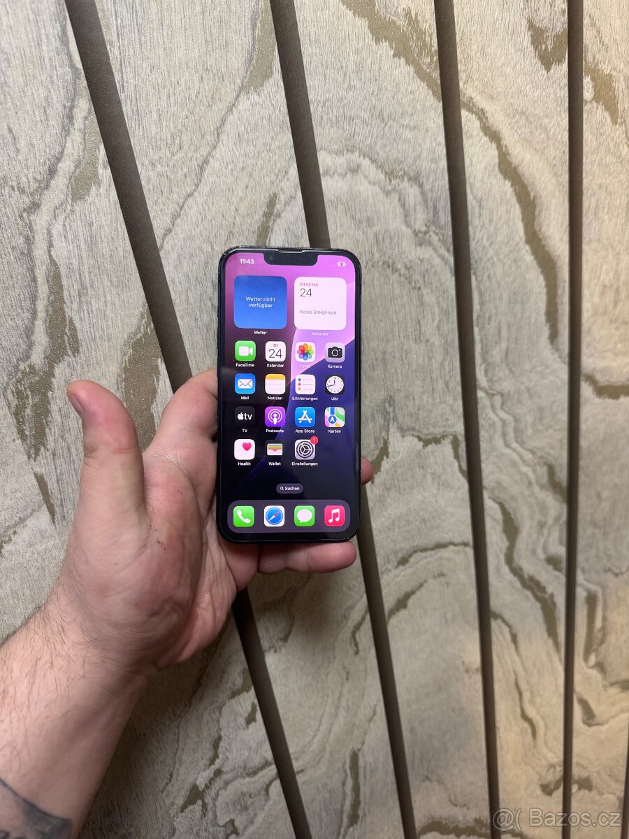 iPhone 13