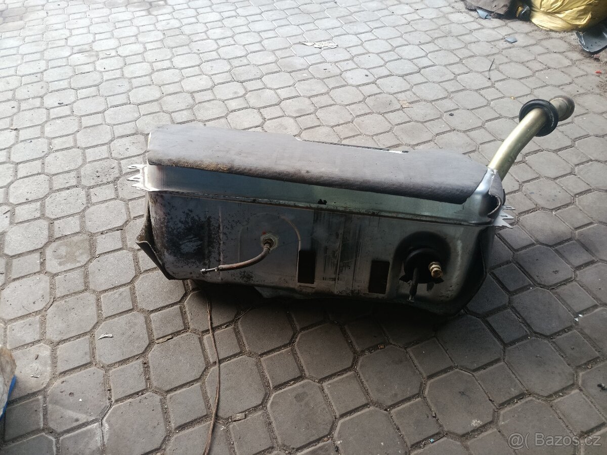 Palivová nádrž MB W210 E220 CDi