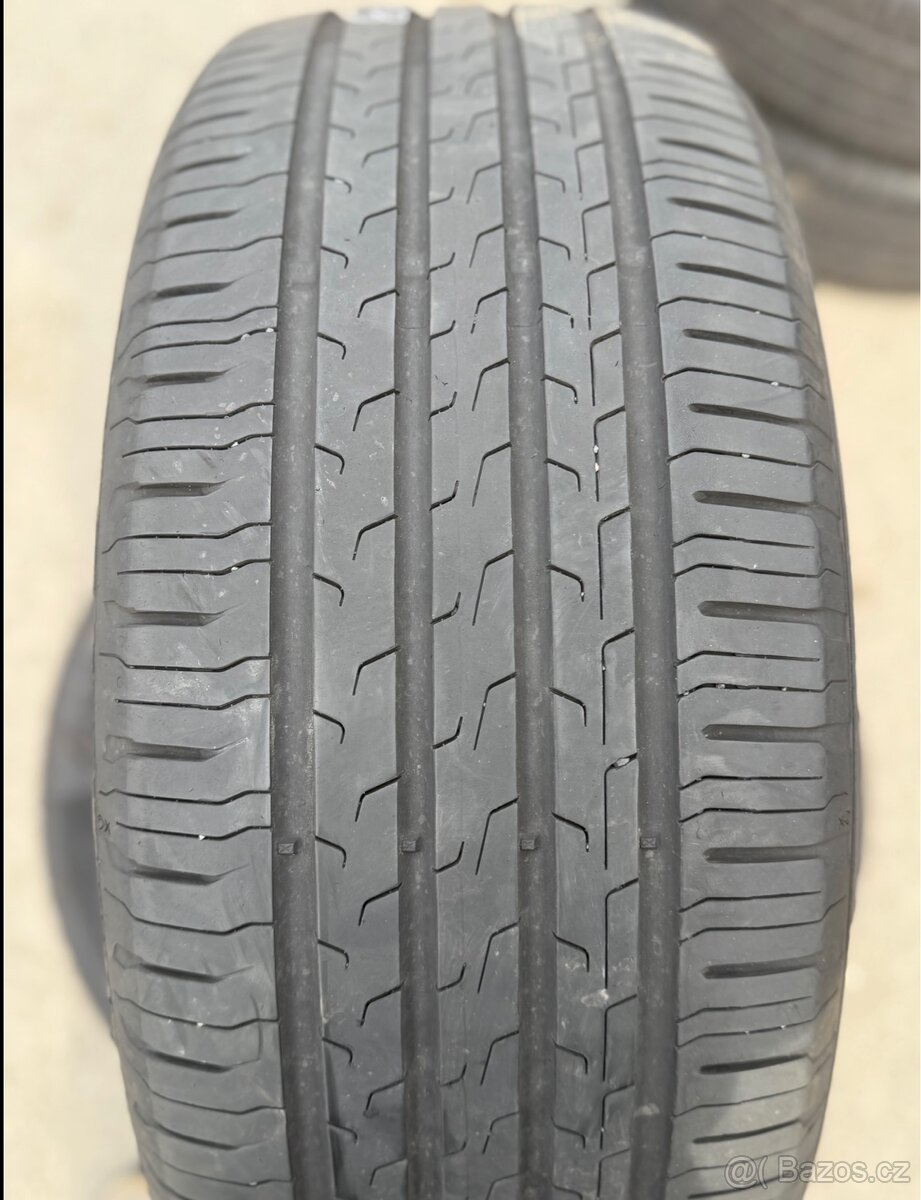 Letní pneu 235/50 R19 W