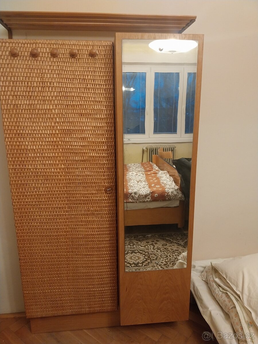 Skříň do předsíně