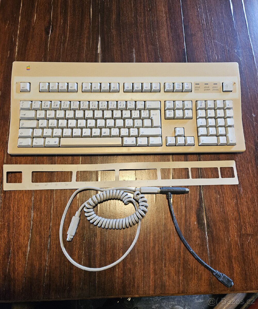 Apple Extended Keyboard II M3501 (1989) CZ layout