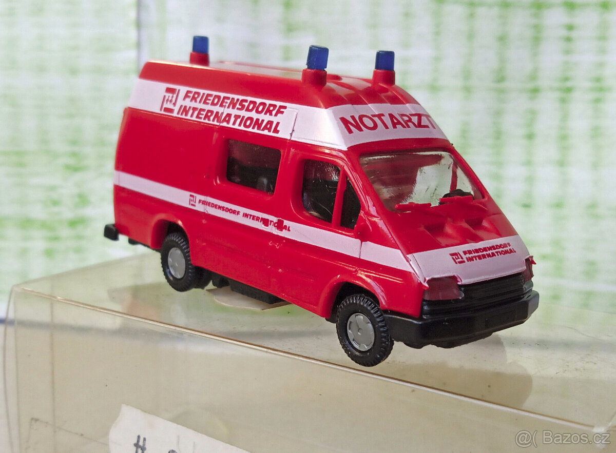 Praliné. Ford tranzit. Dodávka. Hasiči. 1:87.