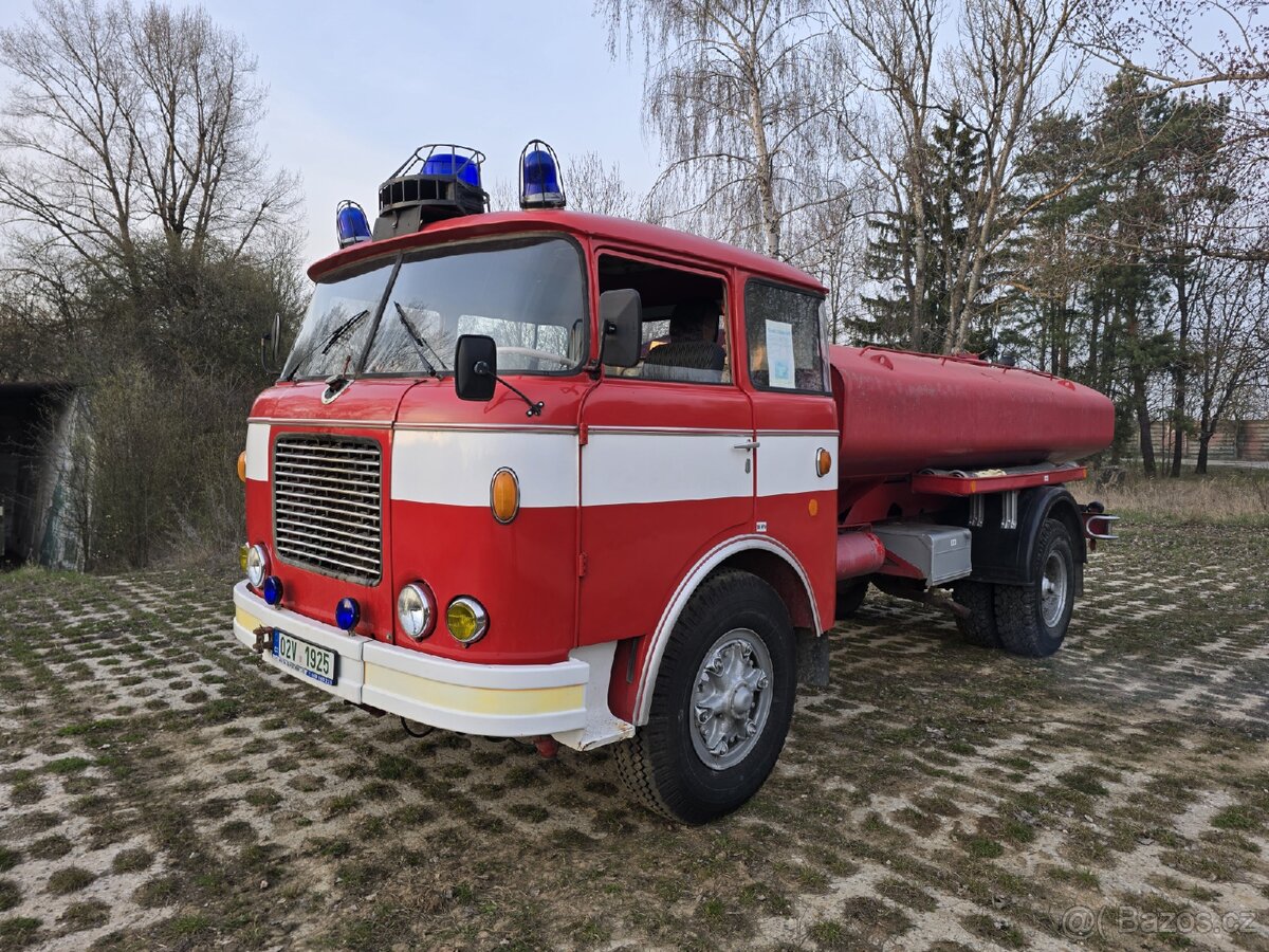 Škoda 706 AKVM
