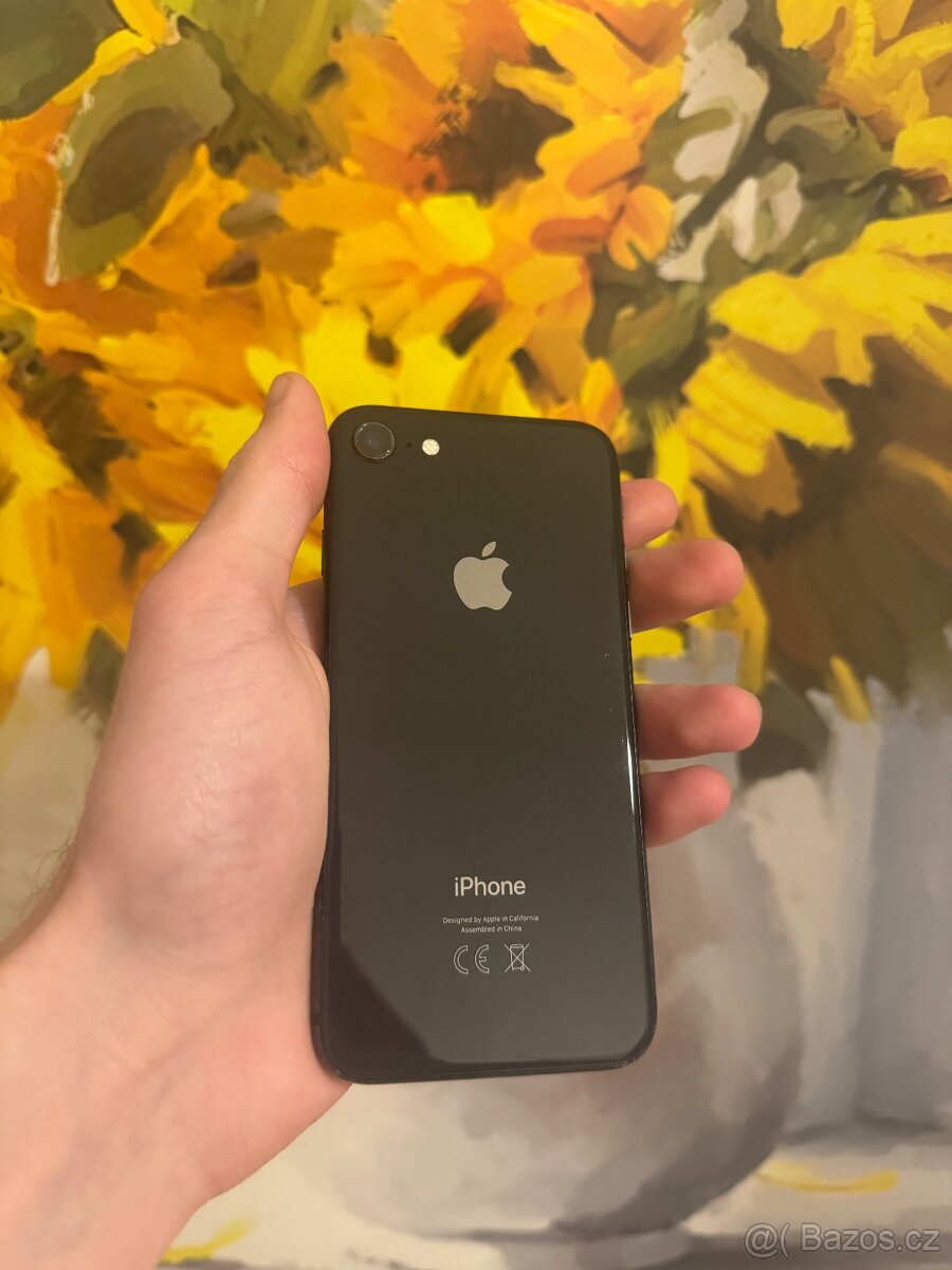 (K dispozici ) iPhone 8 64GB Space Gray