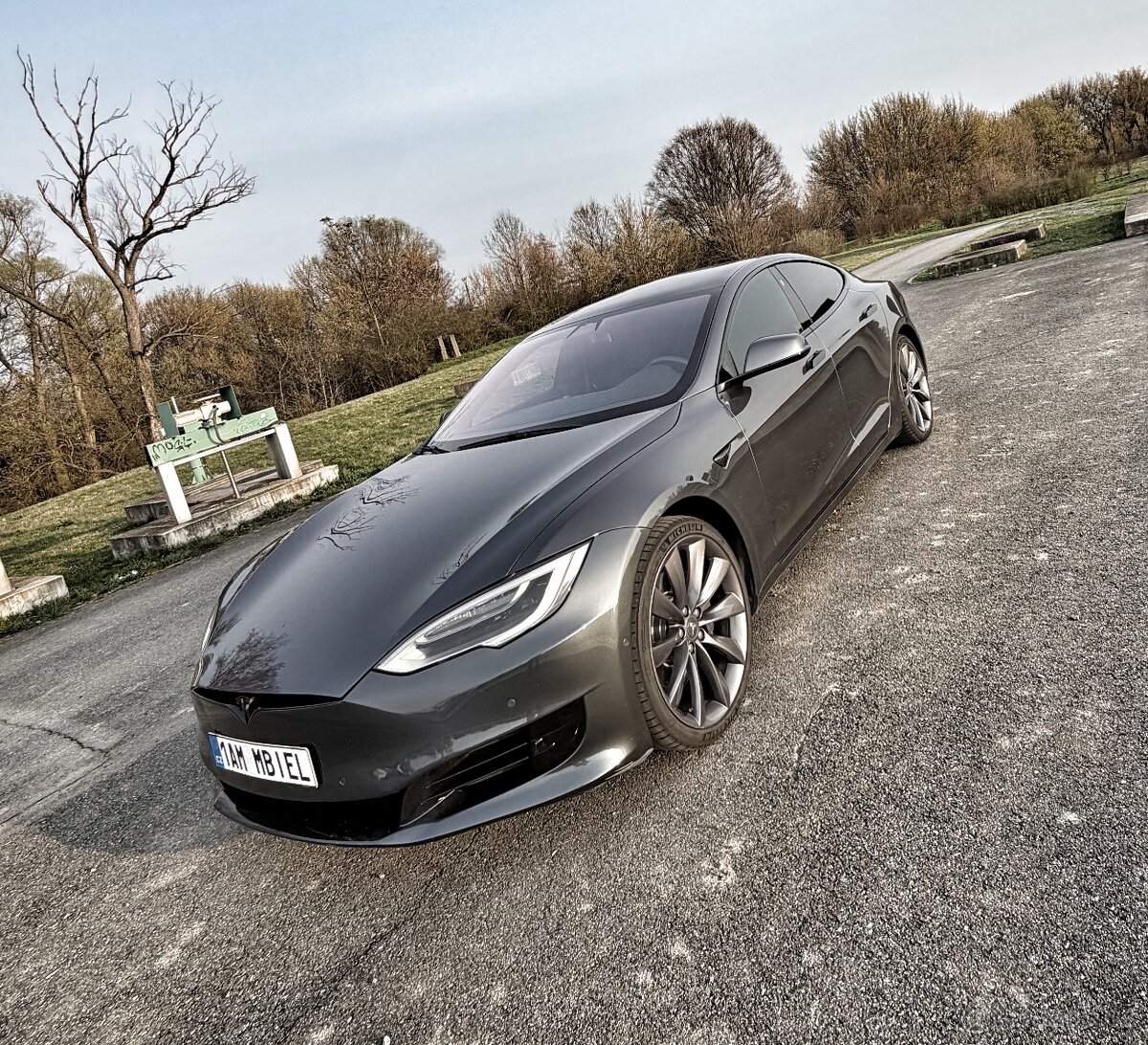Tesla S 75D 7 míst • 2019 • Záruka do 12/26 • Autopilo