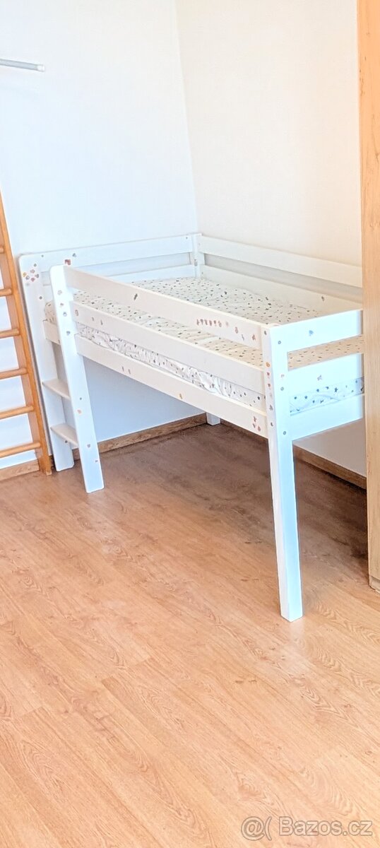 Dětská vyvýšená postel 200x90