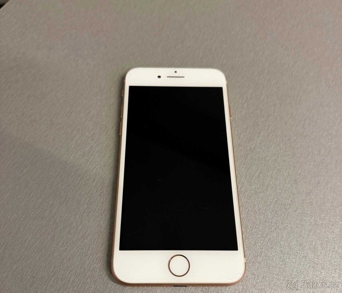 iPhone 8 64GB zlatý, rok záruka