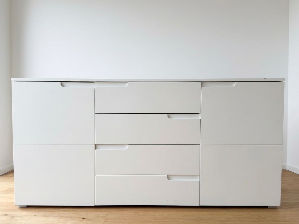 Komoda 165x80,5x40,5 bílý lesk