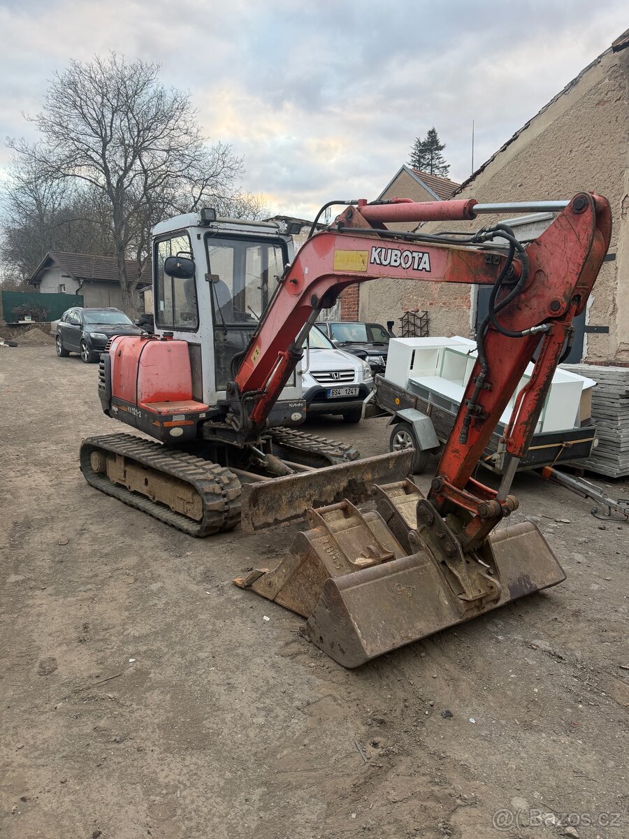 Kubota kx121-2
